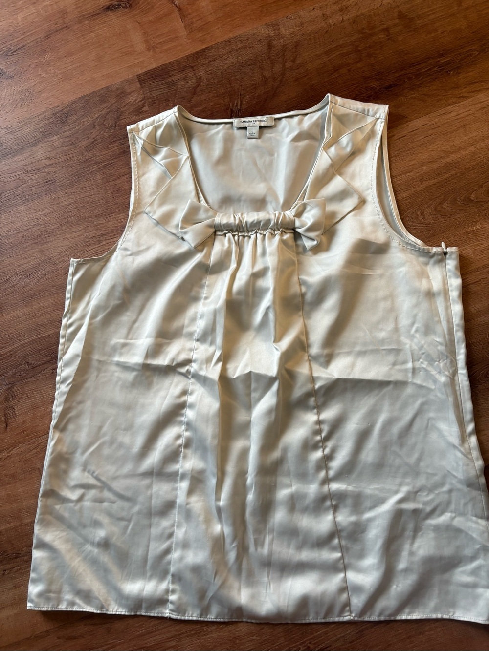 Banana Republic Cream Sleeveless Satin Pleat Front Top - zipper side